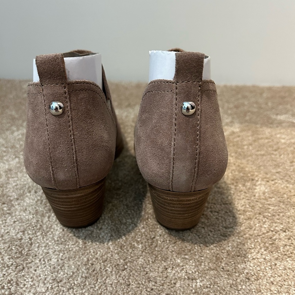 Marc Fisher LTD Dalar Perforated taupe suede ankle boots Size 7 - Picture 3 of 6